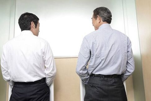 Problèmes d'uriner à cause d'une prostatite