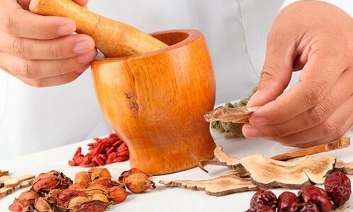 Les recettes de médecine traditionnelle complètent le traitement principal de la prostatite.
