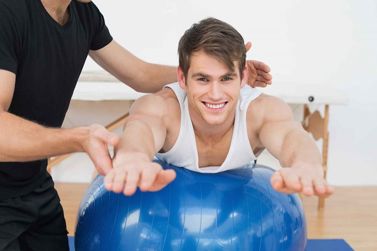 Exercices sur un fitball pour la prostatite